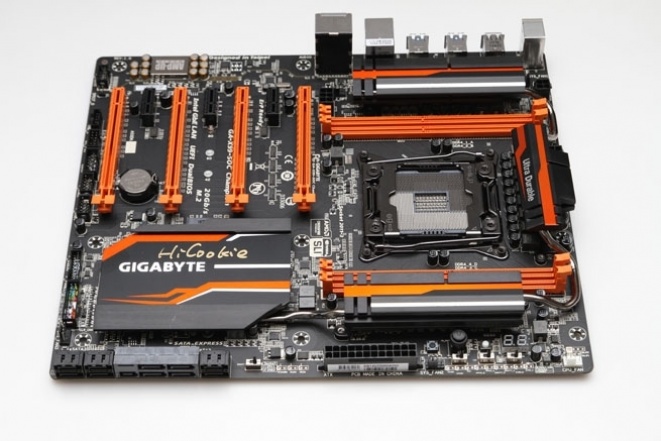 Gigabyte GA-X99-SOC Champion