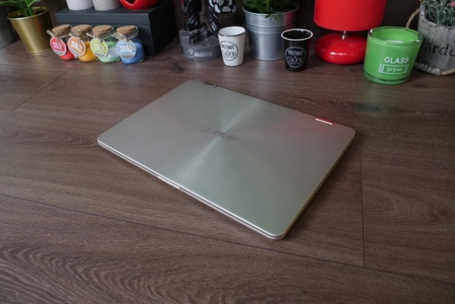 ASUS ZenBook Flip 14 UX461UN (Video)