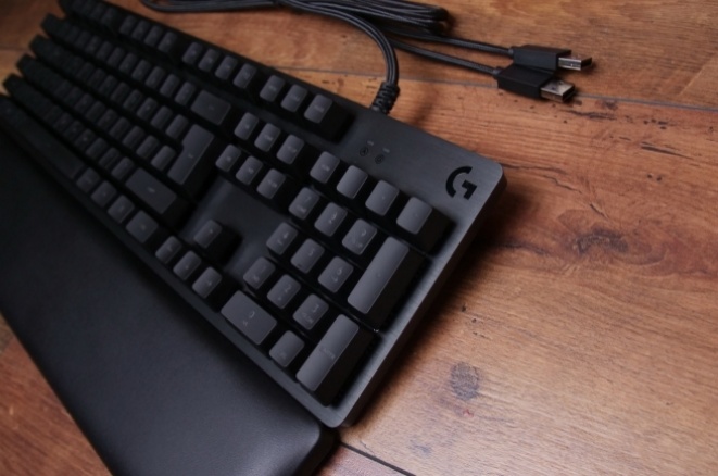 Logitech G513 Carbon mehanička gaming tastatura