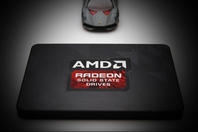 AMD Radeon R7 SSD 240 GB