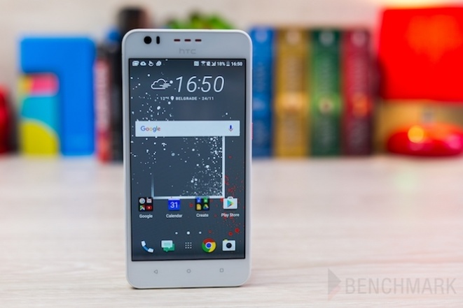 HTC Desire 825 (Video)