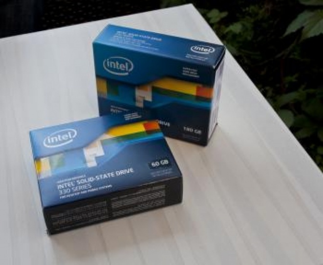 Intel SSD 330 Series 60GB i 180GB