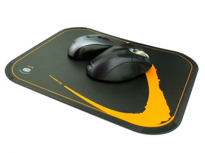 Cooler Master Dual-Sided Mouse Pad