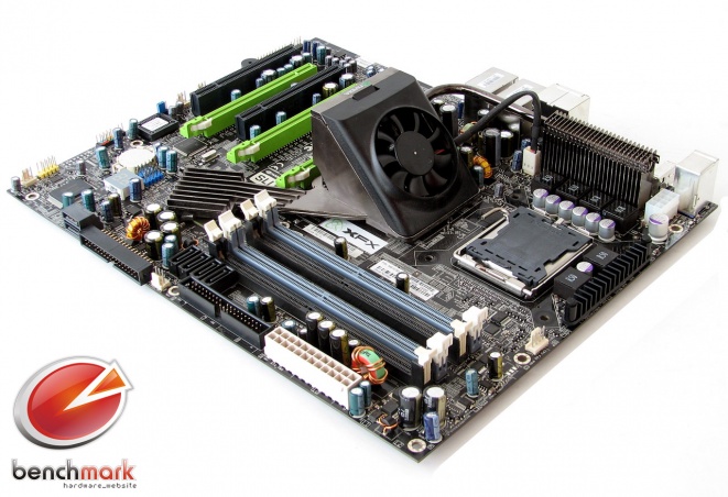 ASUS Striker II Formula vs. XFX  nFORCE 780i