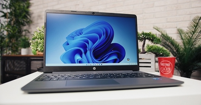 HP 15s - pristupačni Windows 11 laptop (Video)