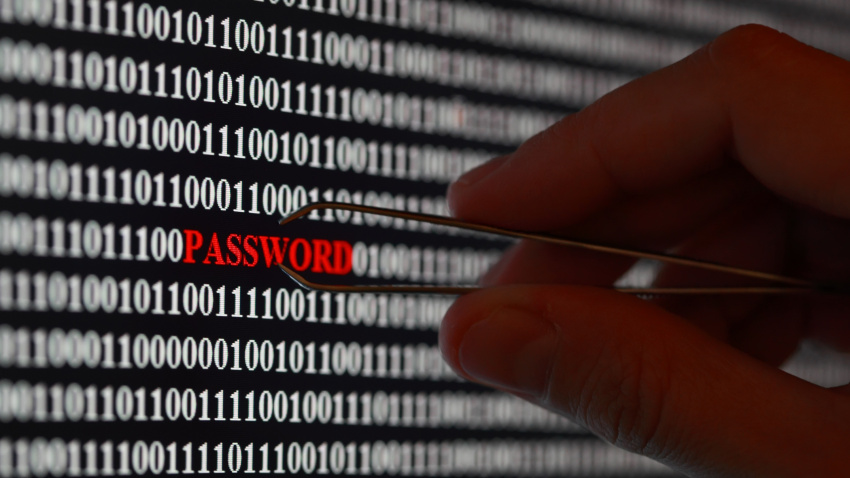 Hakeri mogu da vam ukradu kriptografske ključeve snimanjem LED lampice sa 20 metara