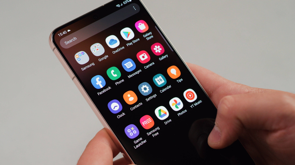 Samsung Galaxy S22+ telefon // Samsung OneUI 7.0 mogao bi da donese jedan od najtraženijih prikaza aplikacija