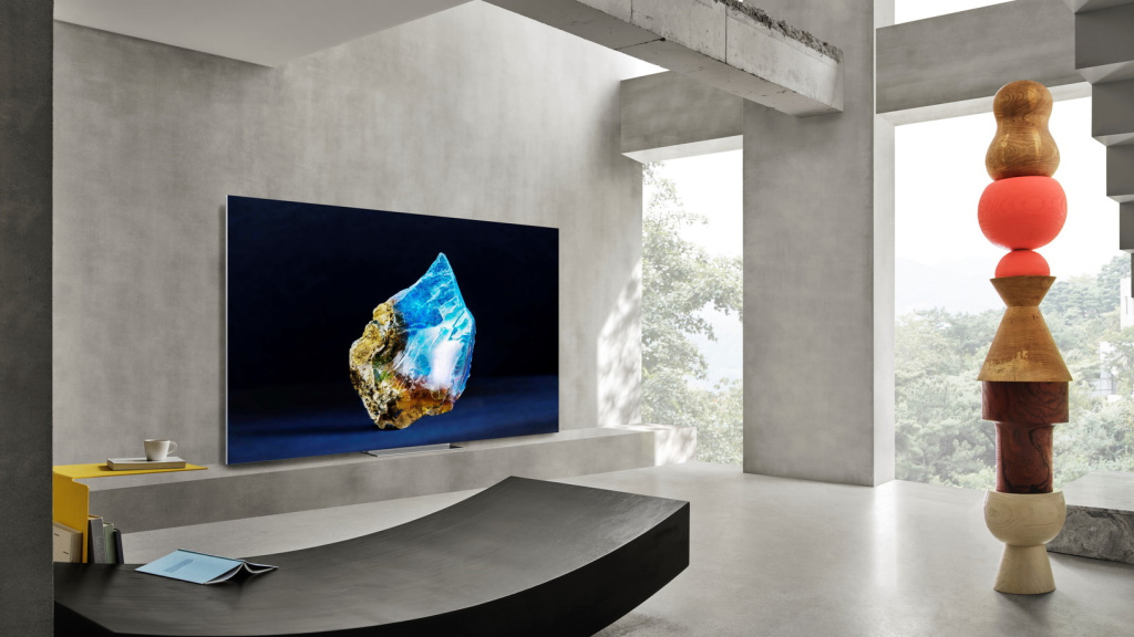 Dnevna soba sa Samsung TV-om na zidu