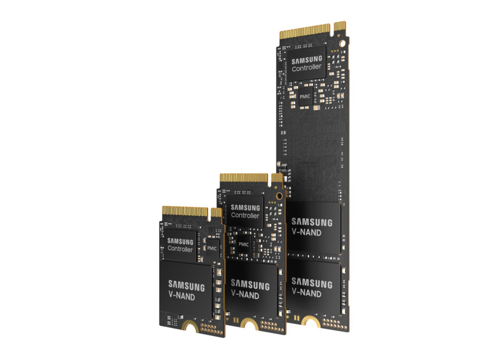 Samsung SSD položen vertikalno PM9C1a 