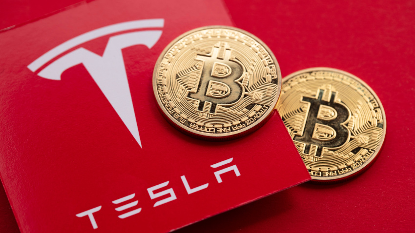 Ulaganja u Bitcoin koštala kompaniju Tesla 140 miliona dolara