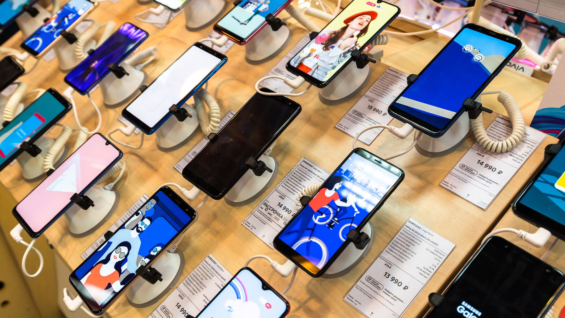Pametni-telefoni.jpg