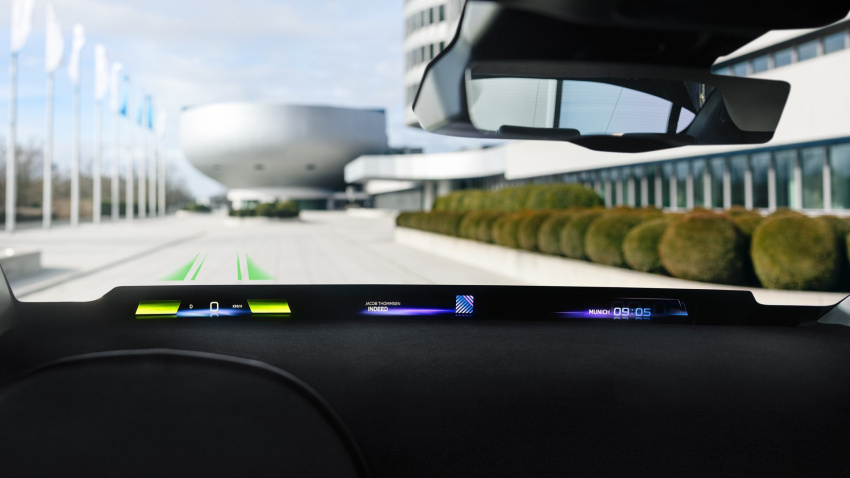 BMW Panoramic Vision je ekran koji zauzima celu širinu vetrobrana i menja komandnu tablu