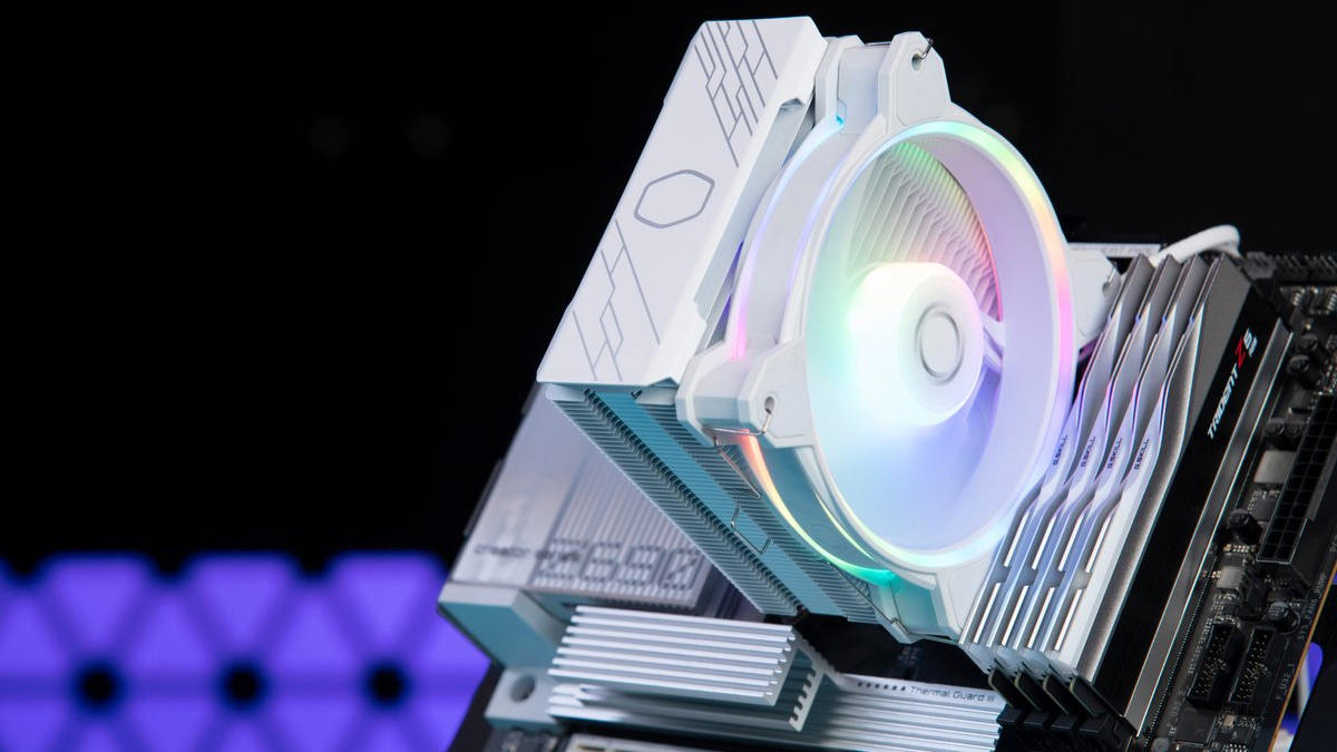 Hyper 212 Halo je osvežena verzija najpopularnijeg CPU kulera