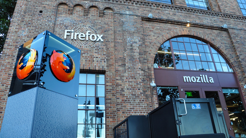 Mozilla se izvinila korisnicima zbog reklame na celoj strani