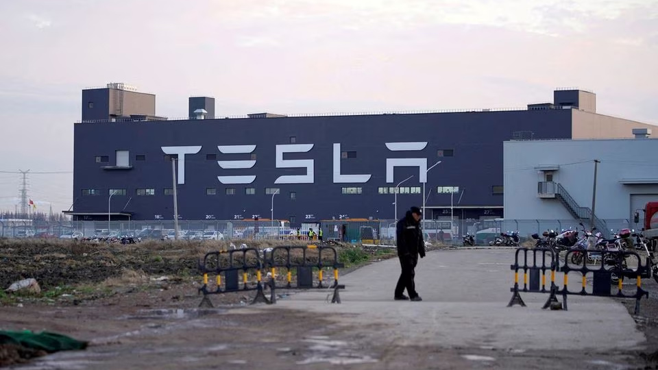 Tesla-gigafabrika-Kina