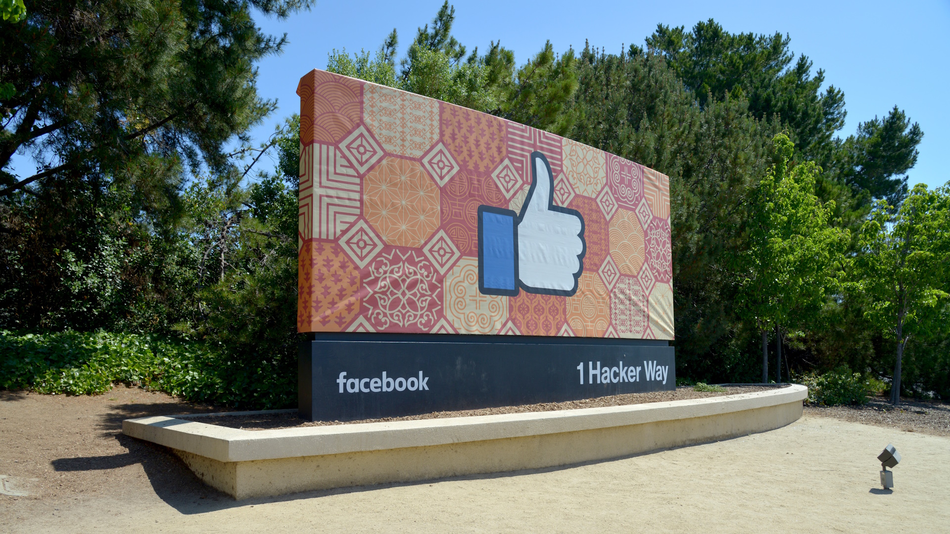 Facebook.jpg