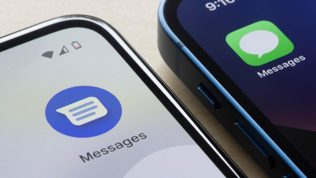 Aplikacija Messages koja ima RCS standard i iMessage, na Android i iOS telefonima