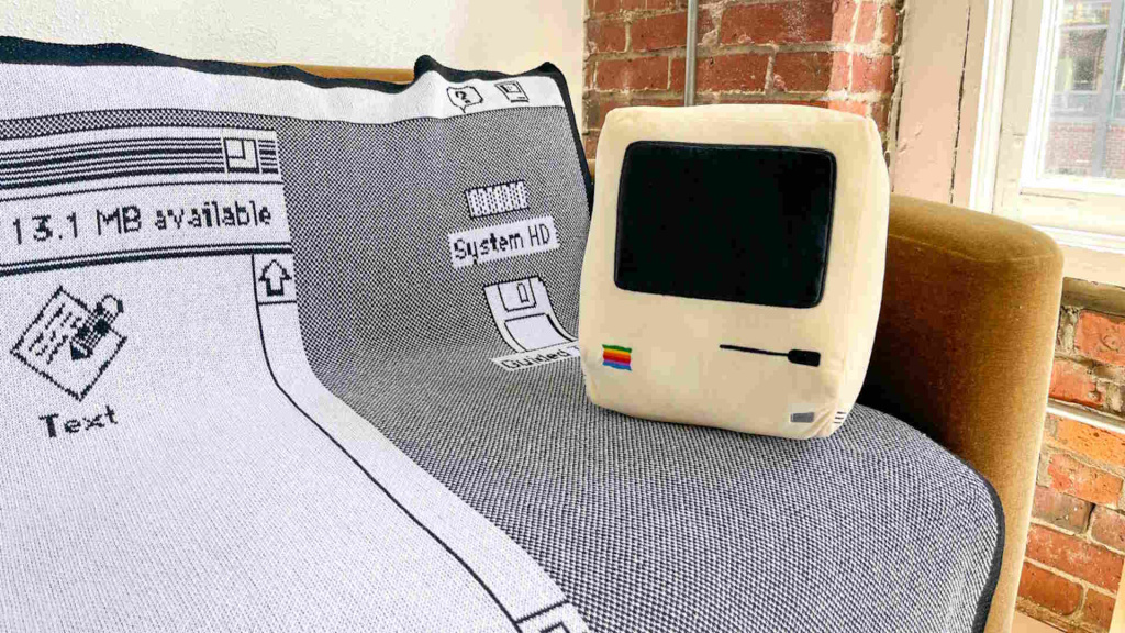 Konac umesto piksela: retro pokrivač i jastuk