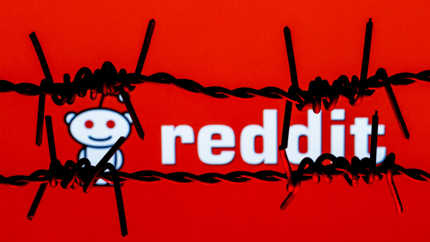 Neki od najpopularnijih Reddit podforuma nastavljaju protest sa slikama Džona Olivera