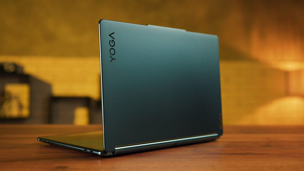 Lenovo-Yoga-Book-9i-laptop-sa-dva-ekrana