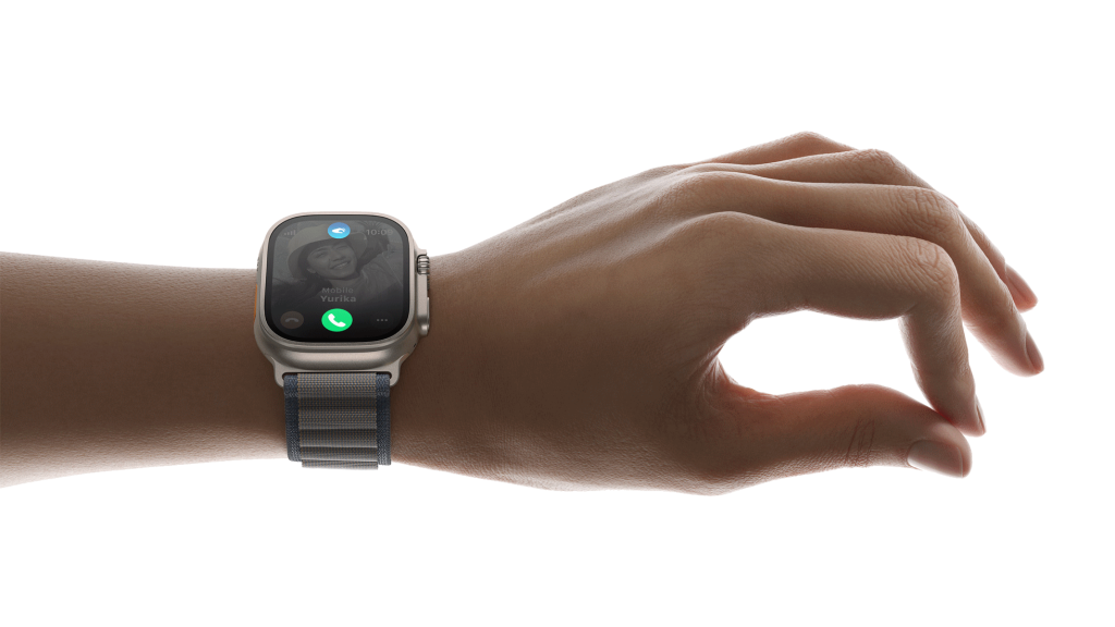 Apple Watch Ultra 2 na ruci