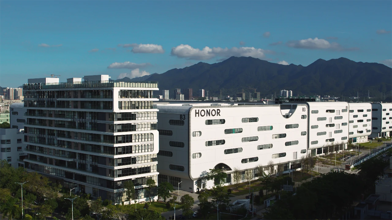 HONOR-upravna-zgrada.webp