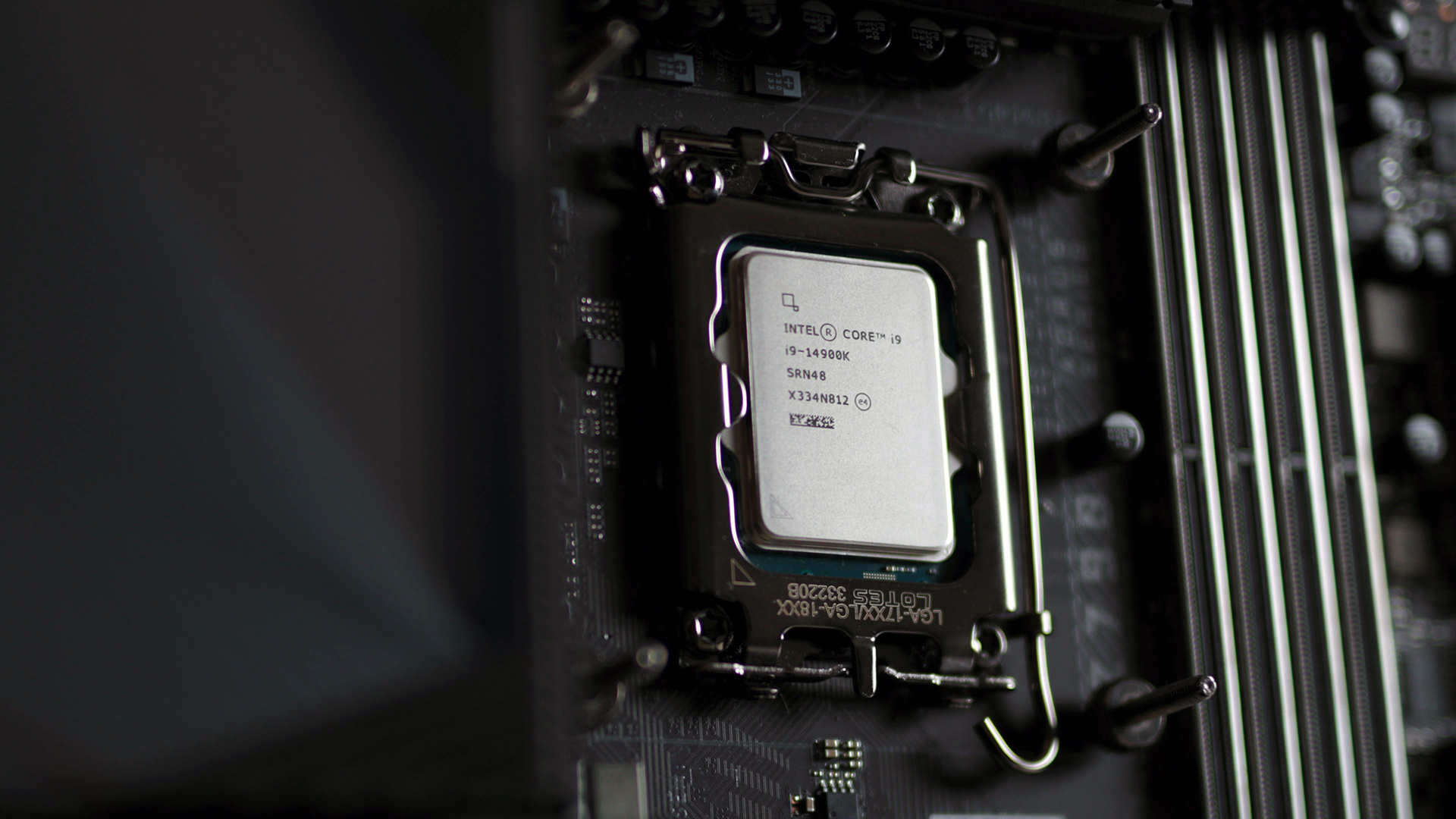 Intel-Core-i9-14900K-Aorus-Z790_Master-X-11.jpg