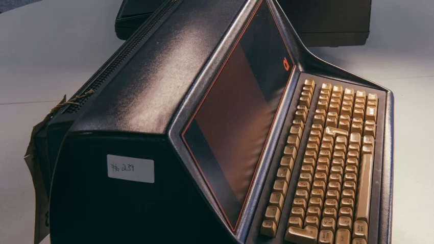 Q1, prvi desktop računar na svetu slučajno pronađen tokom čišćenja kuće  – povratak u prošlost računarske revolucije sa 16 KB memorije