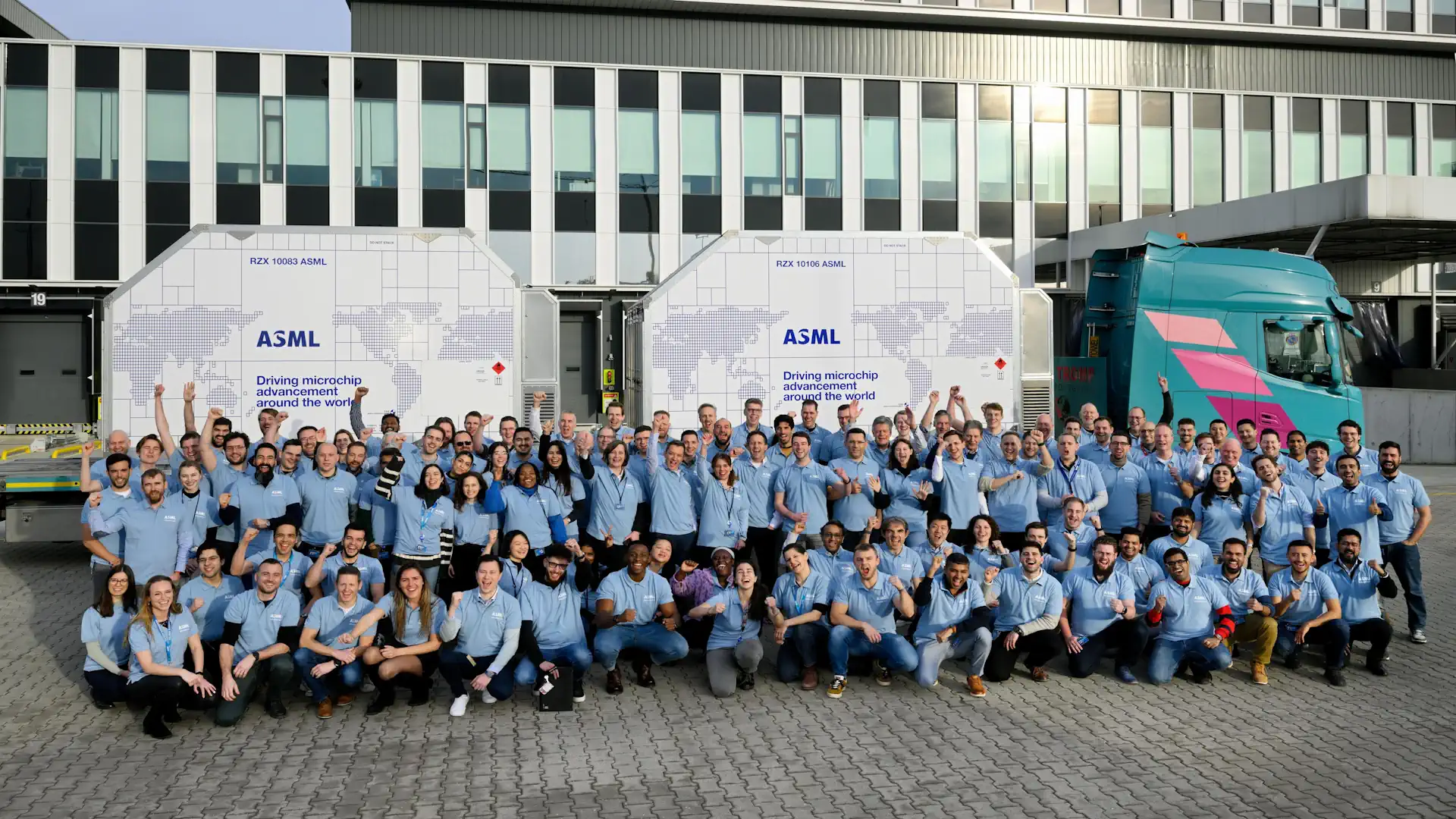 asml-nova-masina-radnici.webp