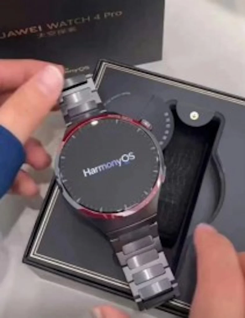 Huawei Watch 4 Pro Space Exploration sat osvanuo na slikama iz pravog života pre lansiranja