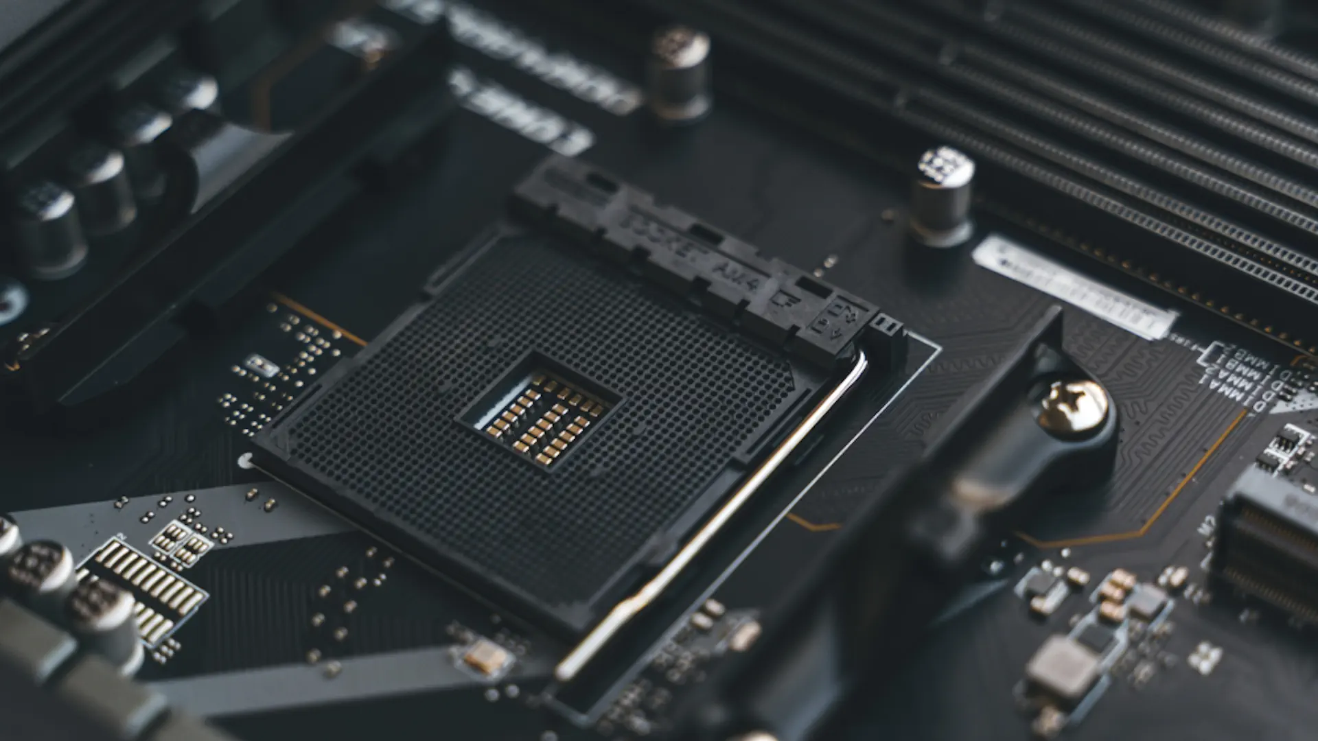 Na redu je PCIe 7.0 standard i to već iduće godine