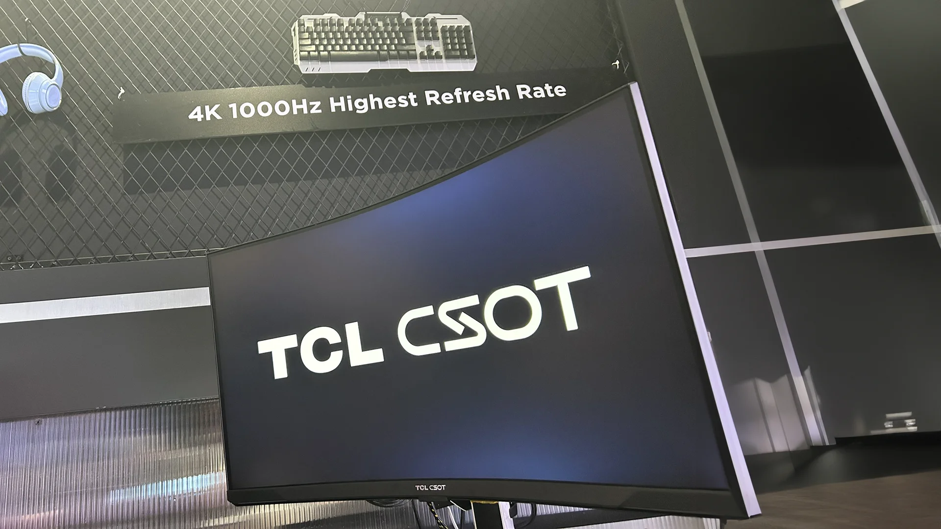 TCL-monitor-4K-1000hz.webp