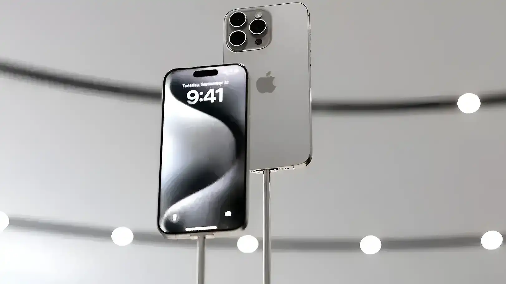 Apple-iPhone-16-iPhone-SE.webp
