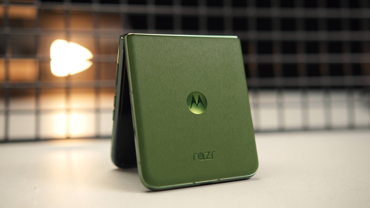 Motorola-RAZR-50-Ultra-5-scaled-e1772812916259.jpg