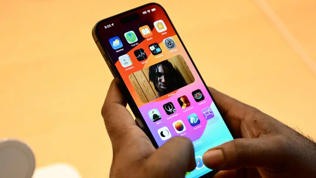mobilni-telefoni-s-anajboljim-baterijama.webp