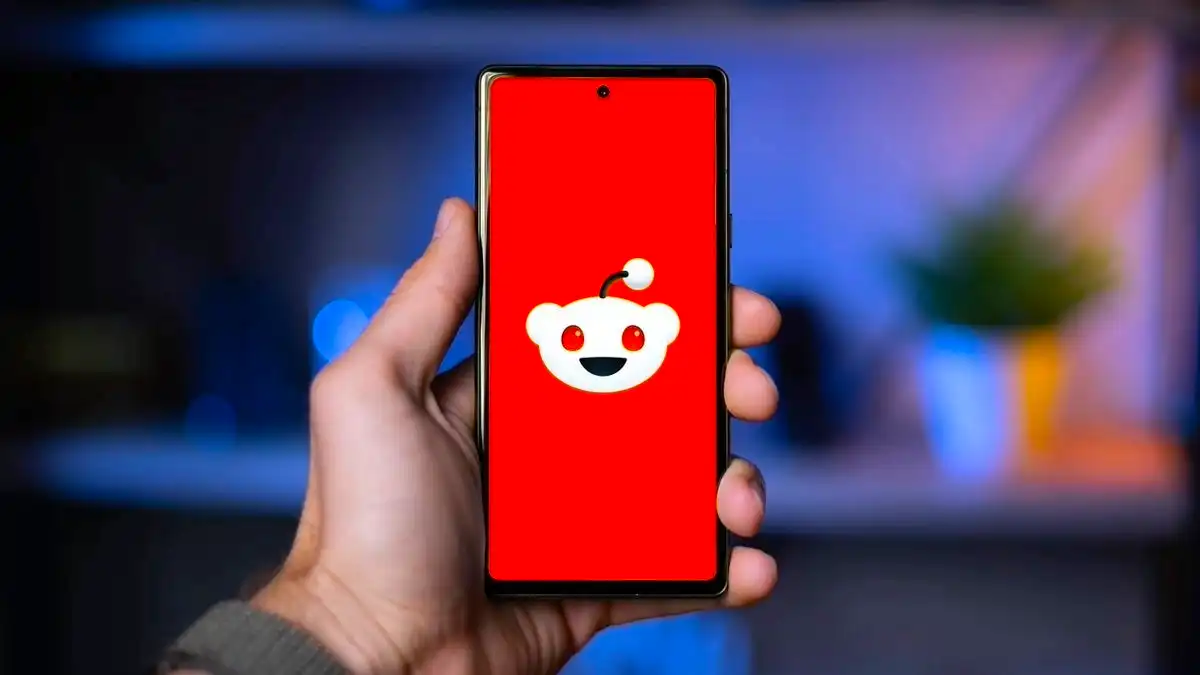 Reddit-uvodi-AI.webp