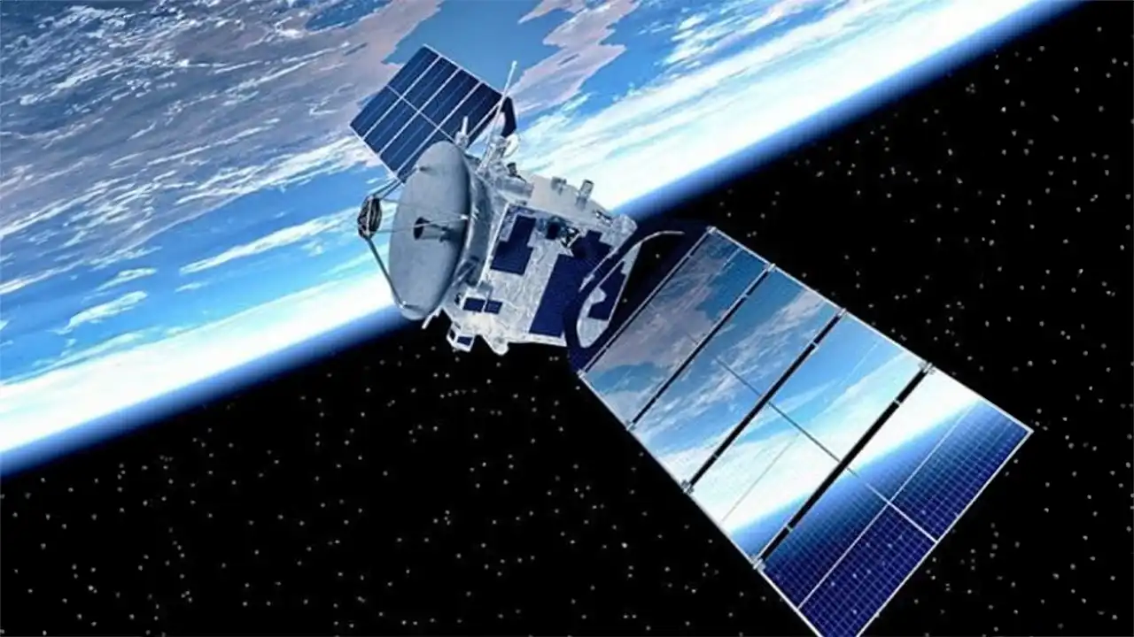 ilon-mask-poseduje-vecinu-satelita-u-Zemljinoj-orbiti-3.webp