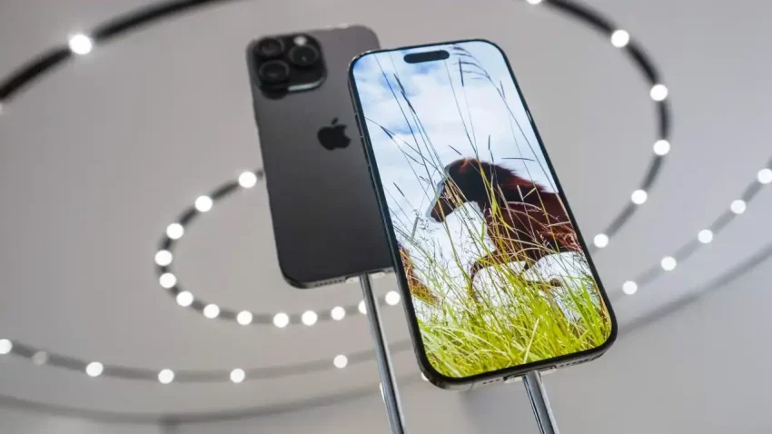 Apple smanjuje  Dynamic Island na iPhone 17 Pro Max-u sledeće godine