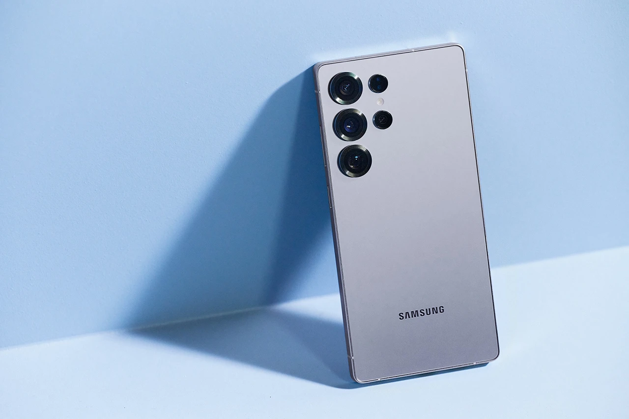 Galaxy-S25-ultra-titanium-copy.webp