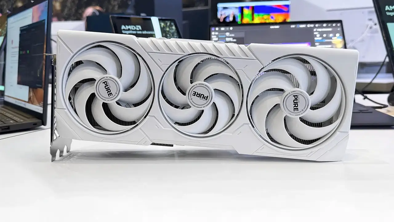 Sapphire-PURE-White-graficka-karta.webp