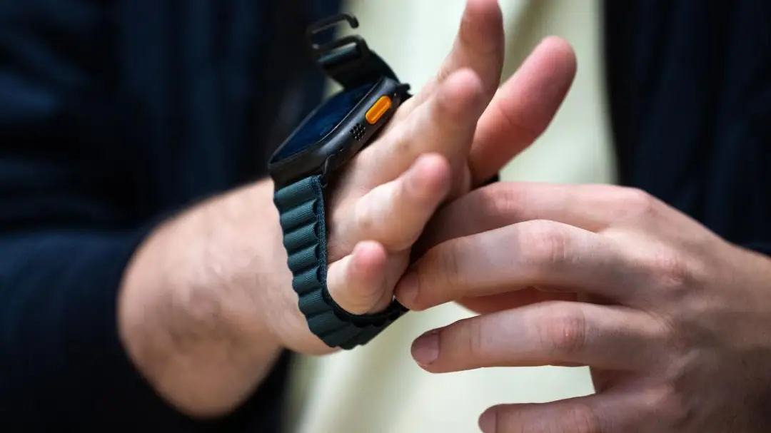 Apple-Watch-sa-preklopnim-ekranom.webp
