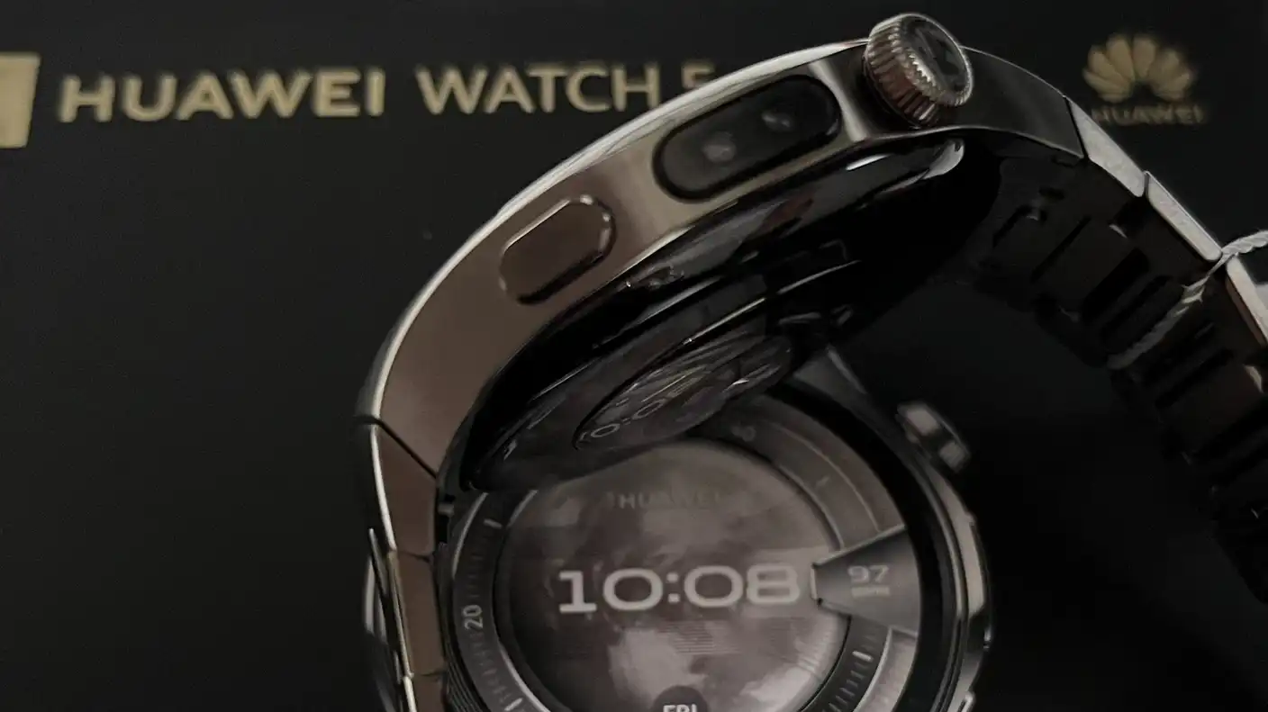Huawei-Watch-5-specijalni-senzor-za-ocitavanje-zdravstvenih-parametra-dodirom-vrha-prsta.webp
