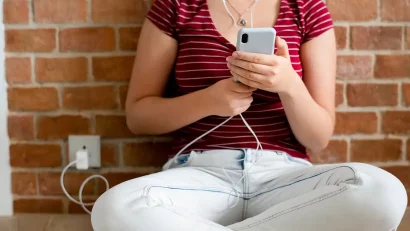 Koliko često punite mobilni telefon? Jednom u dva dana postaje standard kod novih modela