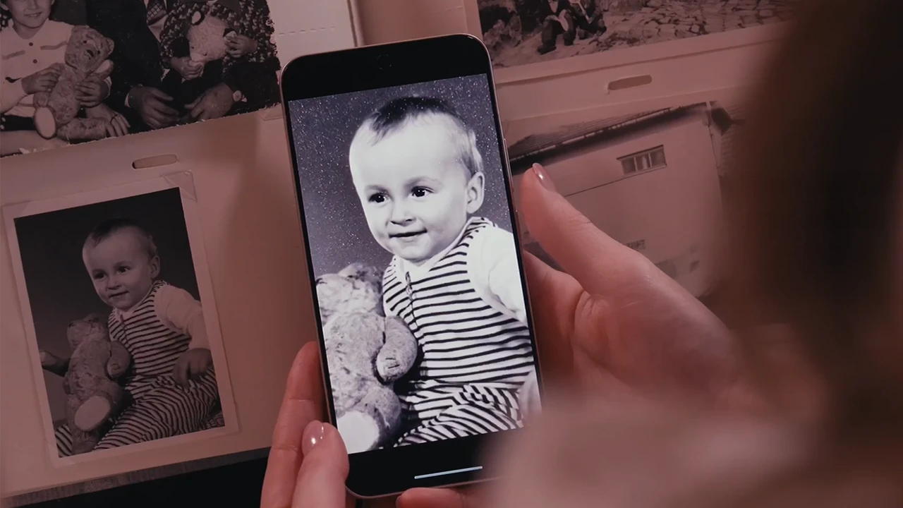 Honor-AI-Revive-Memories.webp
