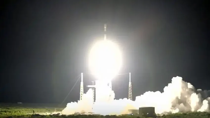 SpaceX lansirao misteriozni satelit u geostacionarnu orbitu