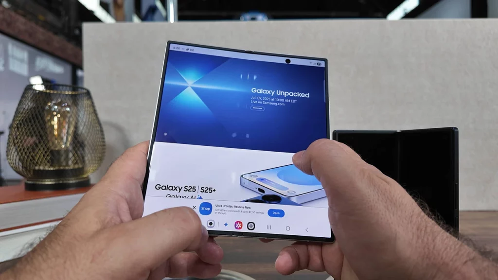 Samsung Galaxy Z Fold7 rasklopljen