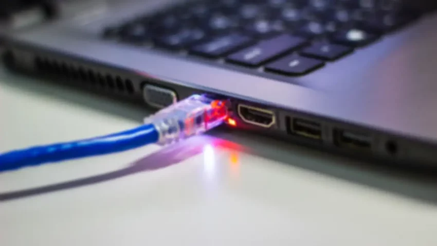 Zašto su neki Ethernet kablovi plavi?