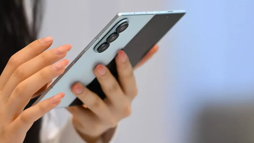 Preklopni telefoni obaraju rekorde: globalna isporuka raste, a Samsung i dalje ubedljivo vodi