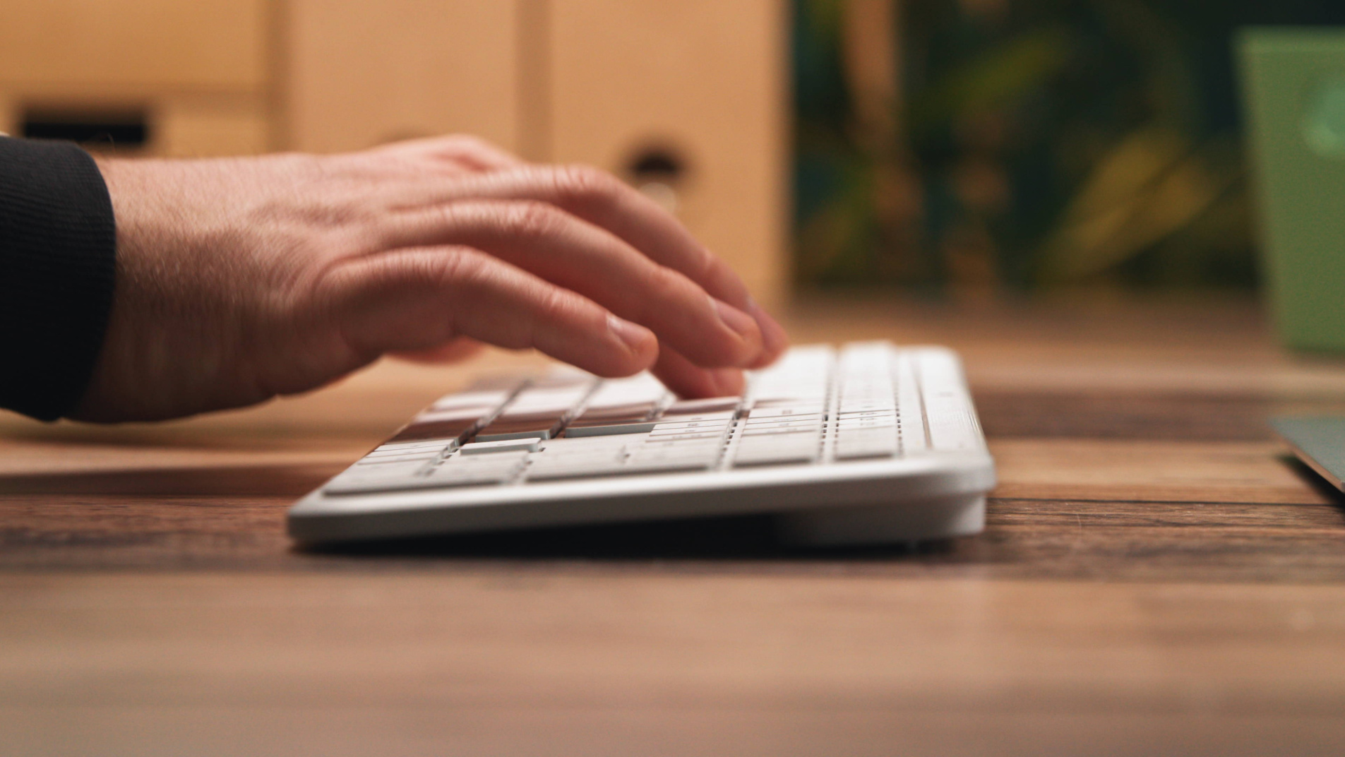 Logi Work Days - Opremite se za rad i produktivnost