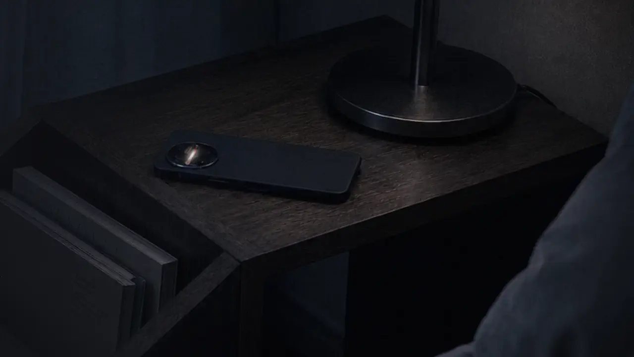 Malo egzotike, jer telefoni još uvek mogu biti jako kul